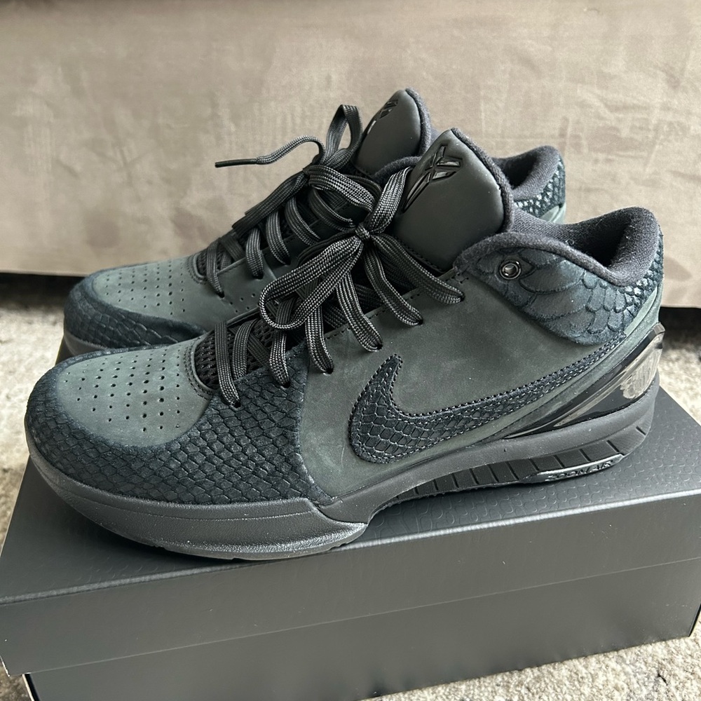 Nike Kobe IV PROTRO Black/Black-University Gold Men’s Size 10